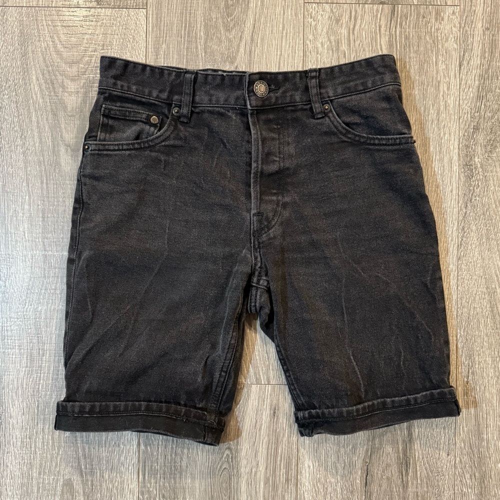 BLACK DENIM SHORTS
